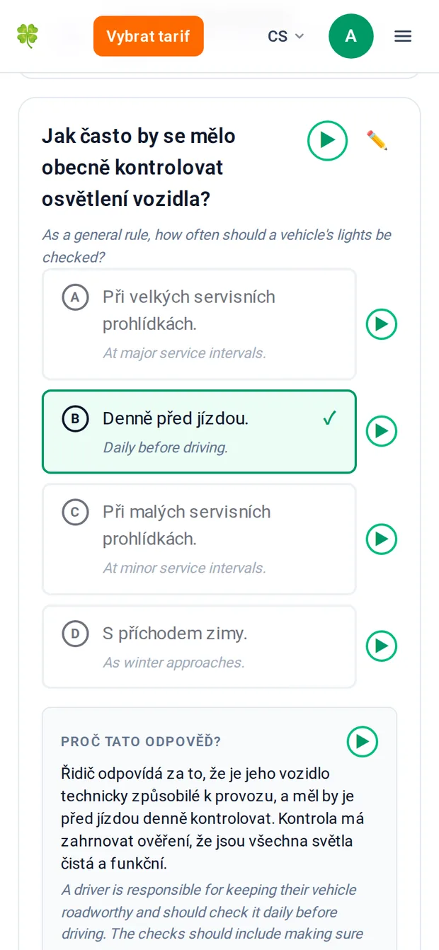 Zodpovězená procvičovací otázka se správnou odpovědí zaškrtnutou zeleně, tlačítka přehrávání u otázky a každé možnosti odpovědi a tlačítko přehrávání u vysvětlení.